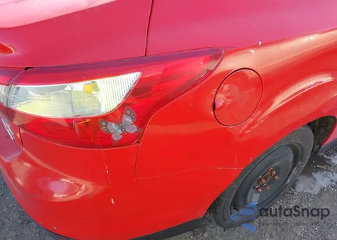 2013 Ford Focus Se z USA, uszkodzony, nr VIN 1FADP3F22DL245612